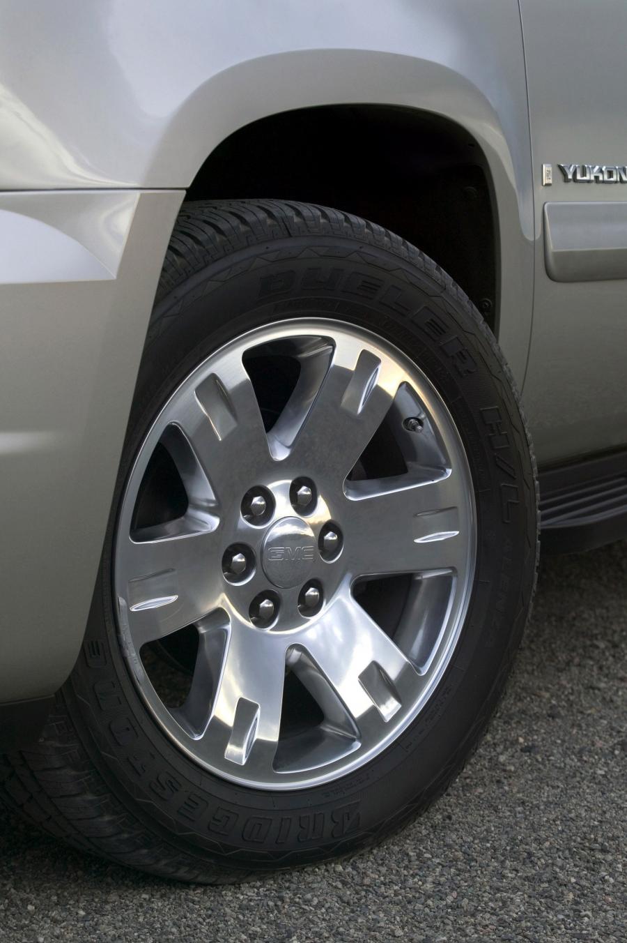  GMC Yukon XL 2007 года  (фото 4 из 7)